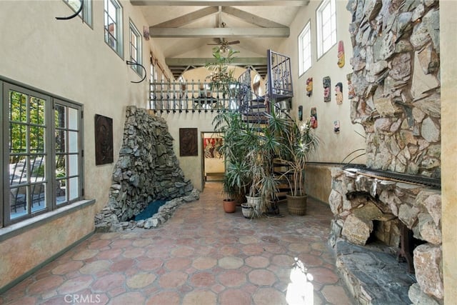 2401 Cascadia Drive, Glendale, CA 91206 — photo 33 of 73