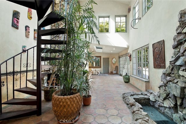 2401 Cascadia Drive, Glendale, CA 91206 — photo 34 of 73