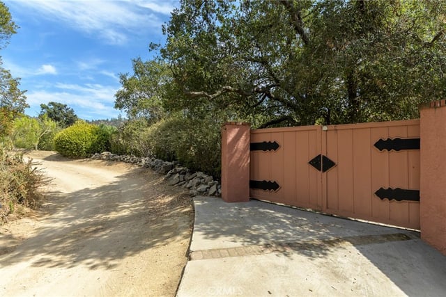 2401 Cascadia Drive, Glendale, CA 91206 — photo 64 of 73