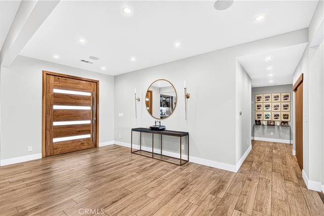 19541 Greenbriar Drive, Tarzana, CA 91356 — photo 24 of 43