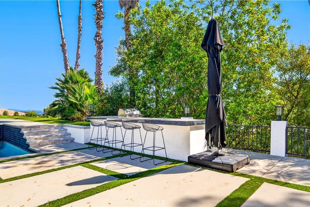 19541 Greenbriar Drive, Tarzana, CA 91356 — photo 41 of 43