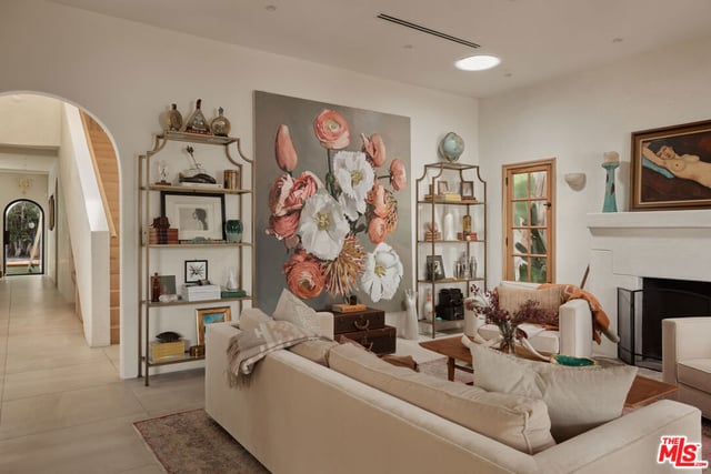 918 N La Jolla Avenue, West Hollywood, CA 90046 — photo 4 of 34