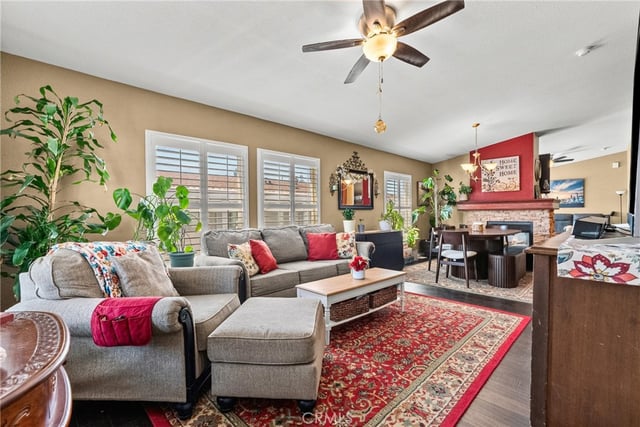 15455 Glenoaks Boulevard SPC 4, Sylmar, CA 91342 — photo 3 of 51