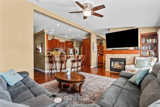 15455 Glenoaks Boulevard SPC 4, Sylmar, CA 91342 — photo 9 of 51