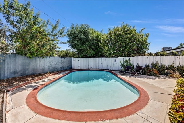 20562 Skouras, Winnetka, CA 91306 — photo 24 of 27