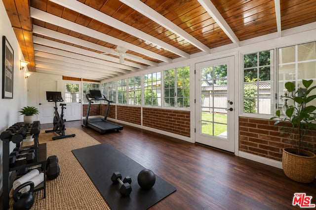 4421 Strohm Avenue, Toluca Lake, CA 91602 — photo 25 of 32