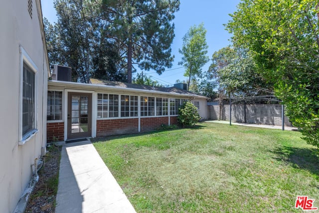 4421 Strohm Avenue, Toluca Lake, CA 91602 — photo 30 of 32