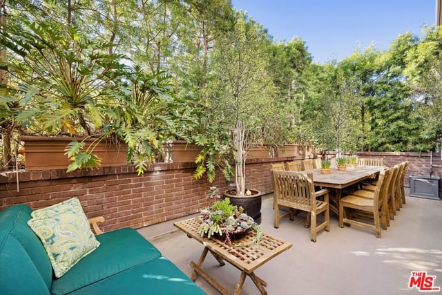 211 S Spalding Drive 109S, Beverly Hills, CA 90212 — photo 3 of 28