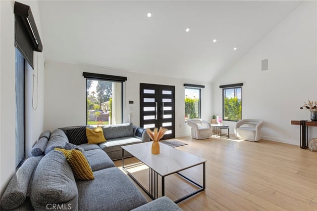 1553 Western, Glendale, CA 91201 — photo 3 of 31