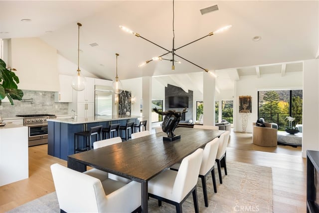 4234 Alhama Drive, Woodland Hills, CA 91364 — photo 9 of 29
