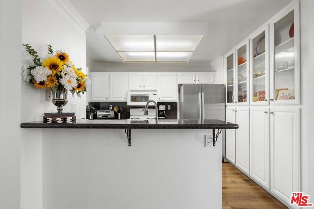 302 Via Colinas, Westlake Village, CA 91362 — photo 17 of 33