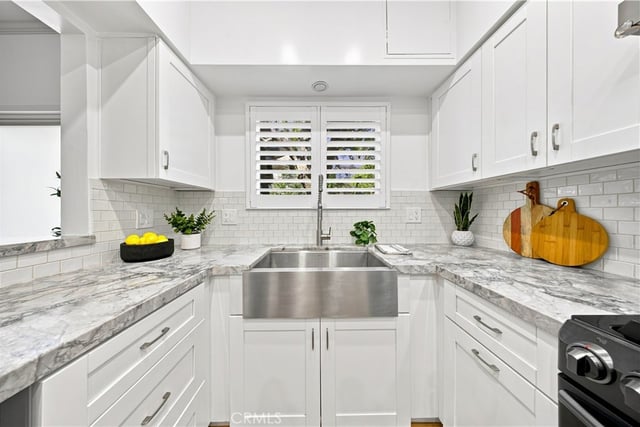 801 25th Street, Santa Monica, CA 90403 — photo 10 of 37