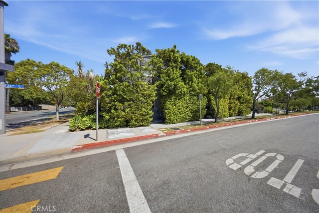 801 25th Street, Santa Monica, CA 90403 — photo 32 of 37