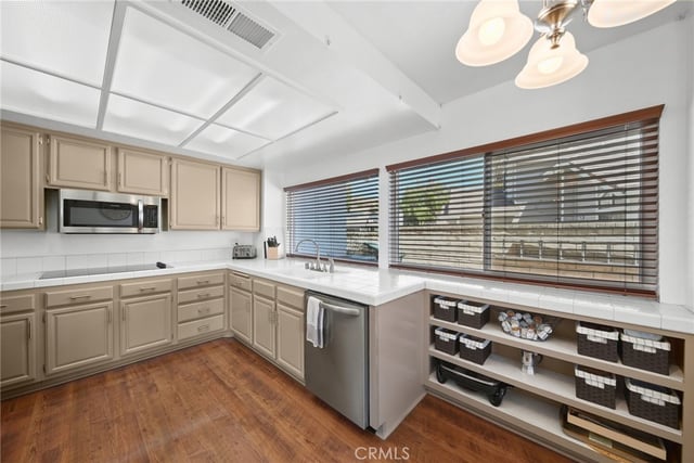 28068 Valcour, Canyon Country, CA 91387 — photo 18 of 44
