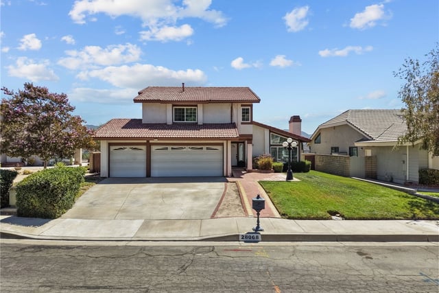 28068 Valcour, Canyon Country, CA 91387 — photo 2 of 44
