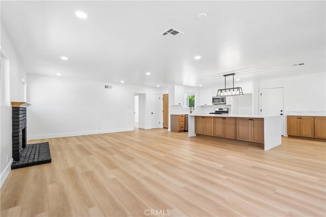 10007 Debra Ave, Granada Hills, CA 91343 — photo 10 of 41