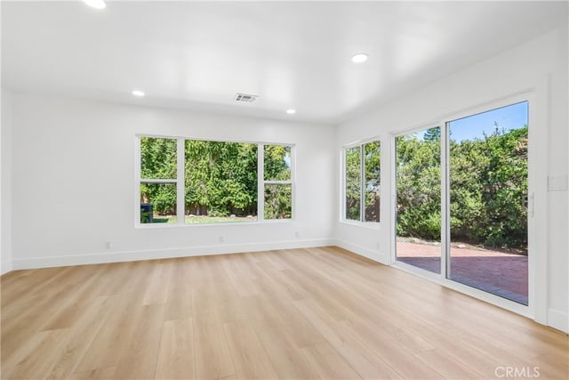 10007 Debra Ave, Granada Hills, CA 91343 — photo 14 of 41