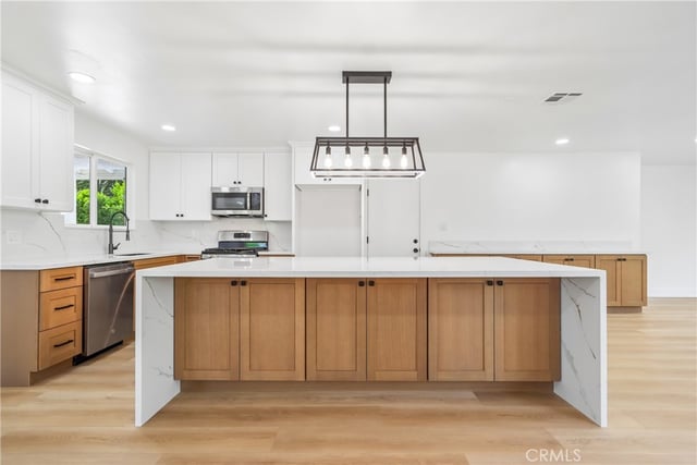 10007 Debra Ave, Granada Hills, CA 91343 — photo 8 of 41