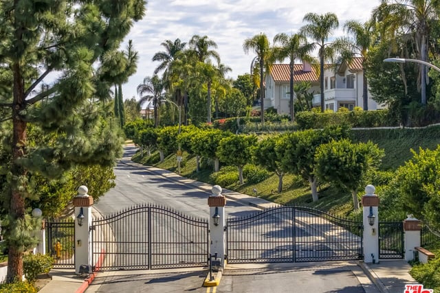 12639 Promontory Road, Los Angeles, CA 90049 — photo 44 of 50