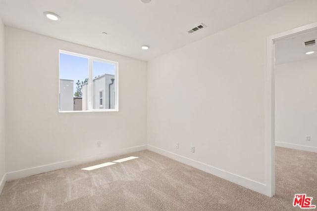 5262 N Rainier Way, Valley Village, CA 91607 — photo 13 of 21