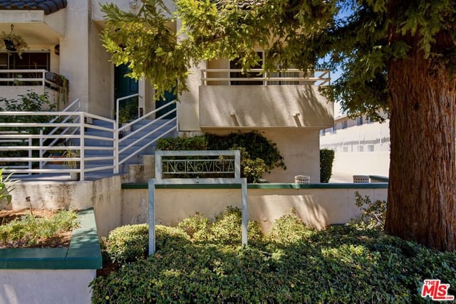 5145 Yarmouth Avenue 19, Los Angeles, CA 91316 — photo 16 of 21