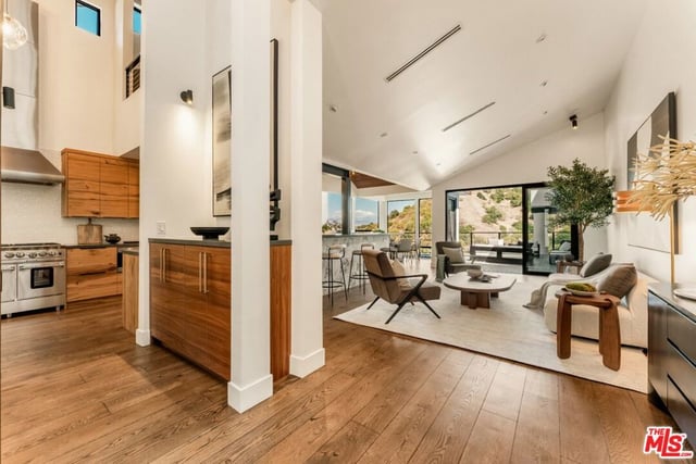 3372 Longridge Terrace, Sherman Oaks, CA 91423 — photo 11 of 29