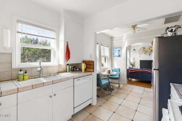 832 Buena Vista Street, Ventura, CA 93001 — photo 11 of 47