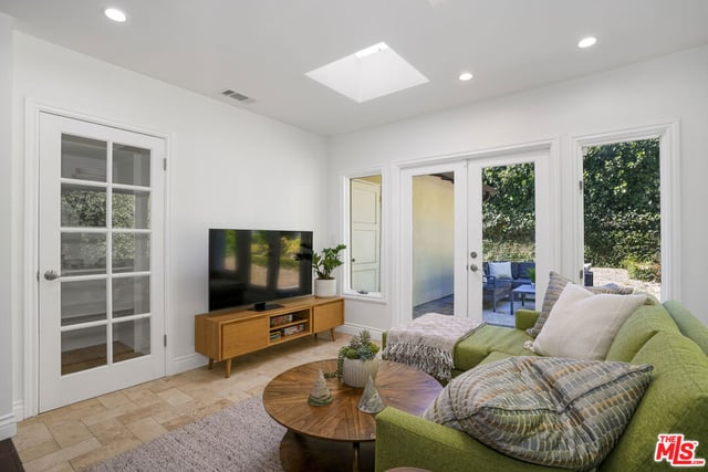 3452 Mandeville Canyon Road, Los Angeles, CA 90049 — photo 11 of 49
