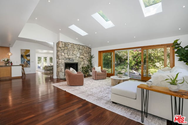 3452 Mandeville Canyon Road, Los Angeles, CA 90049 — photo 2 of 49