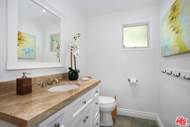 3452 Mandeville Canyon Road, Los Angeles, CA 90049 — photo 29 of 49