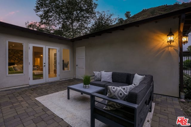 3452 Mandeville Canyon Road, Los Angeles, CA 90049 — photo 36 of 49