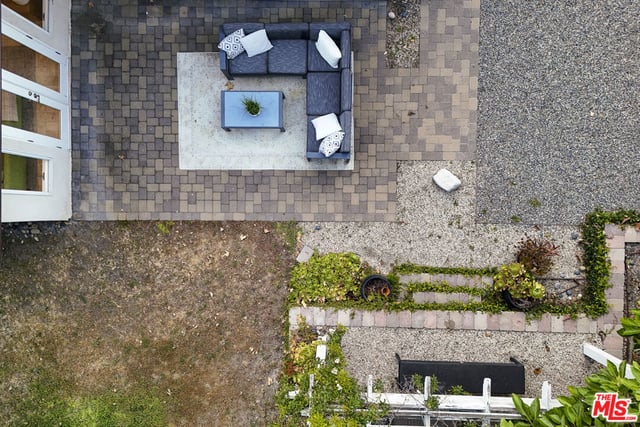 3452 Mandeville Canyon Road, Los Angeles, CA 90049 — photo 43 of 49