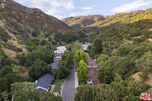 3452 Mandeville Canyon Road, Los Angeles, CA 90049 — photo 48 of 49