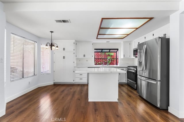 29105 Marilyn Drive, Canyon Country, CA 91387 — photo 12 of 47