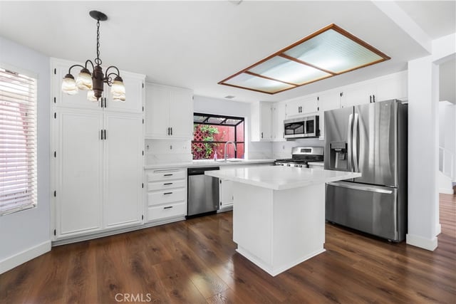 29105 Marilyn Drive, Canyon Country, CA 91387 — photo 16 of 47