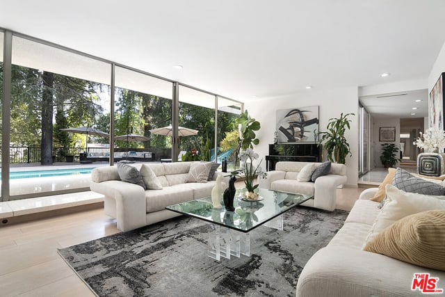 5000 Queen Victoria Road, Woodland Hills, CA 91364 — photo 11 of 58