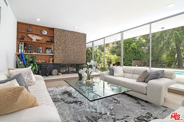 5000 Queen Victoria Road, Woodland Hills, CA 91364 — photo 12 of 58
