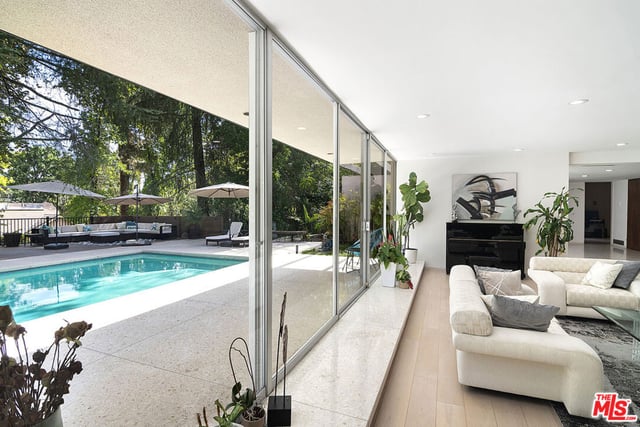 5000 Queen Victoria Road, Woodland Hills, CA 91364 — photo 13 of 58