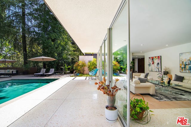 5000 Queen Victoria Road, Woodland Hills, CA 91364 — photo 15 of 58