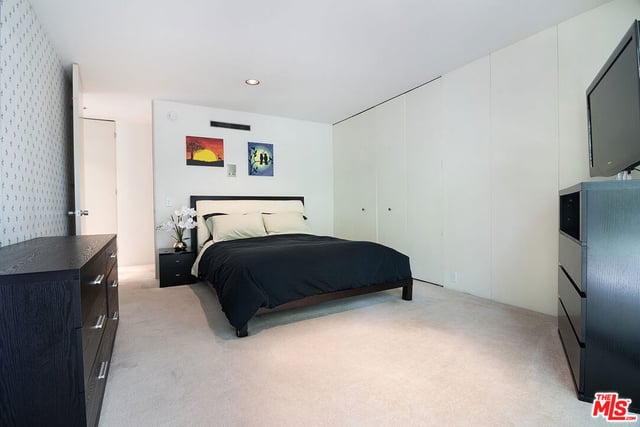 5000 Queen Victoria Road, Woodland Hills, CA 91364 — photo 34 of 58