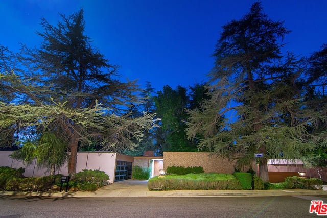 5000 Queen Victoria Road, Woodland Hills, CA 91364 — photo 57 of 58