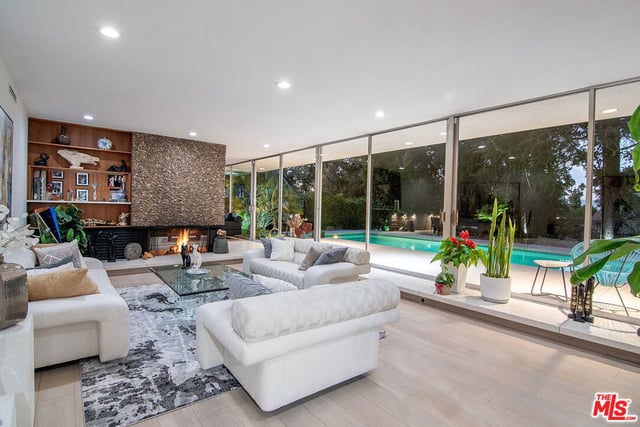 5000 Queen Victoria Road, Woodland Hills, CA 91364 — photo 9 of 58