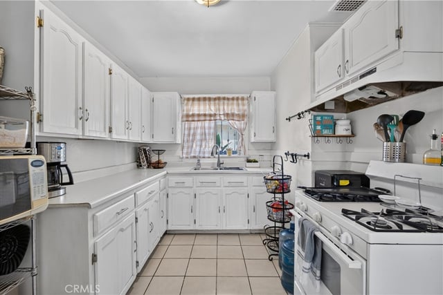 130 W 87th, Los Angeles, CA 90003 — photo 14 of 41