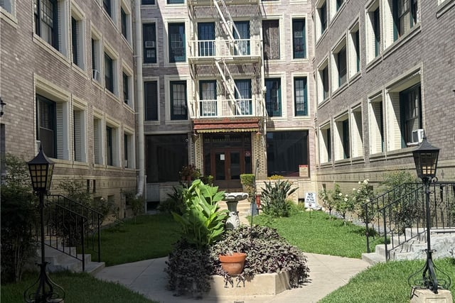 2121 James M Wood 110, Los Angeles, CA 90006 — photo 15 of 16