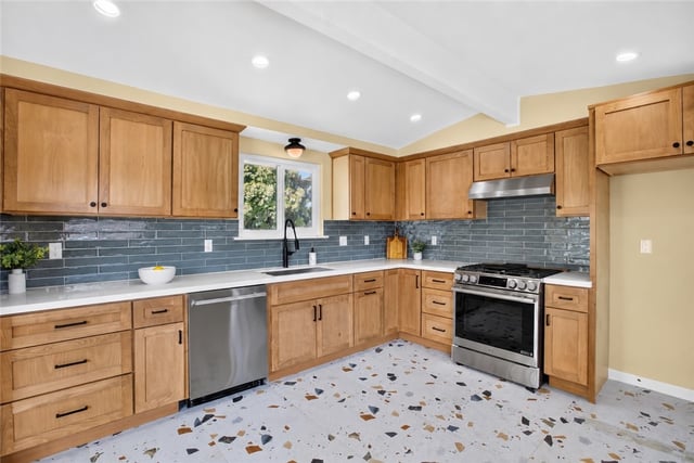 645 S Eastbury Avenue, Covina, CA 91723 — photo 9 of 32