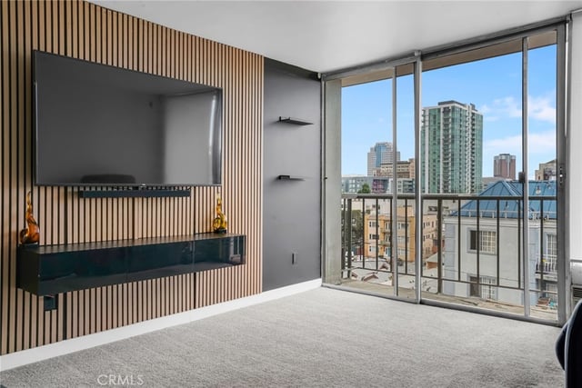 375 Atlantic Avenue 607, Long Beach, CA 90802 — photo 2 of 34