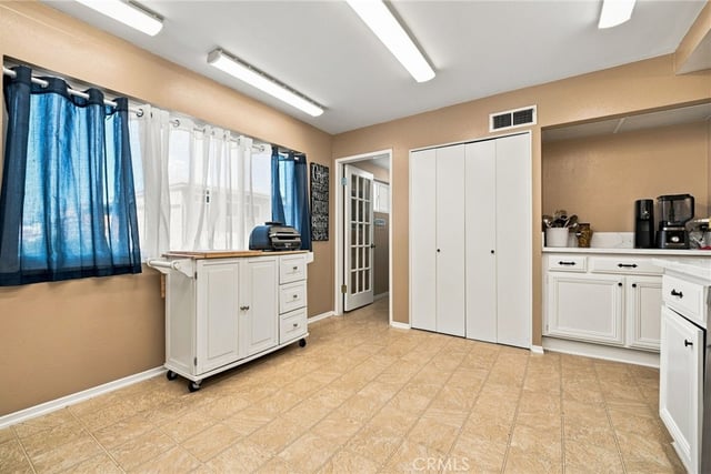 18360 Collins Street L, Tarzana, CA 91356 — photo 17 of 42