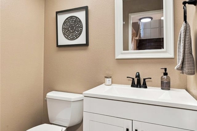 18360 Collins Street L, Tarzana, CA 91356 — photo 19 of 42