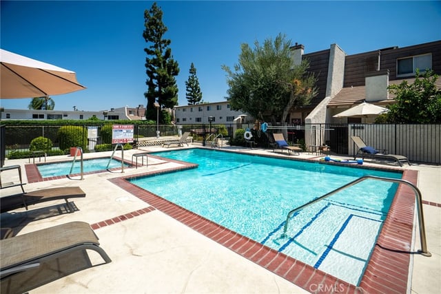 18360 Collins Street L, Tarzana, CA 91356 — photo 34 of 42