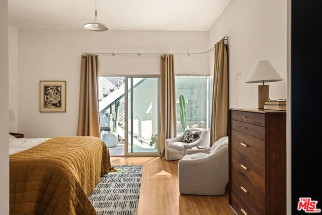 1076 Palms Boulevard, Venice, CA 90291 — photo 10 of 31